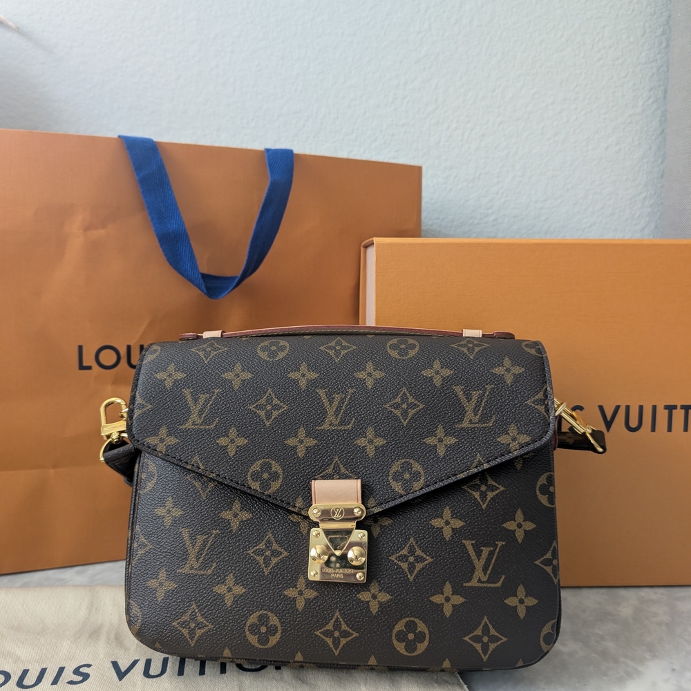 Louis Vuitton Monogram Pochette Metis (Brand new)